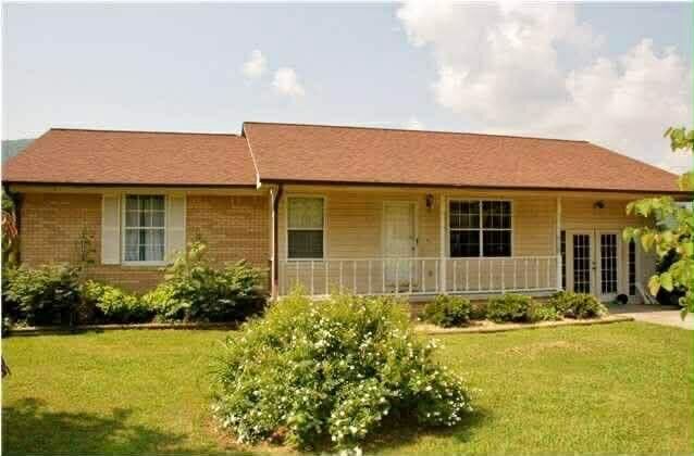 Property Photo:  208 Cedar Point Lane  TN 37380 