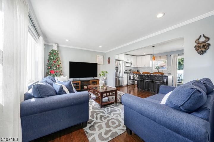 Property Photo:  1322 Glendale Pl  NJ 07083 