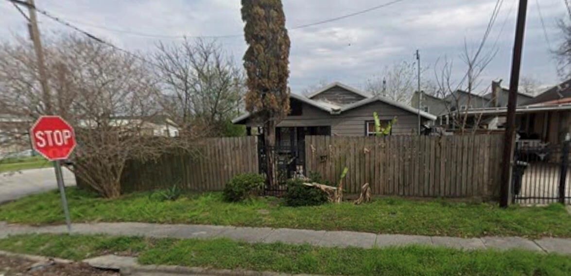 Property Photo:  4218 Terry Street  TX 77009 