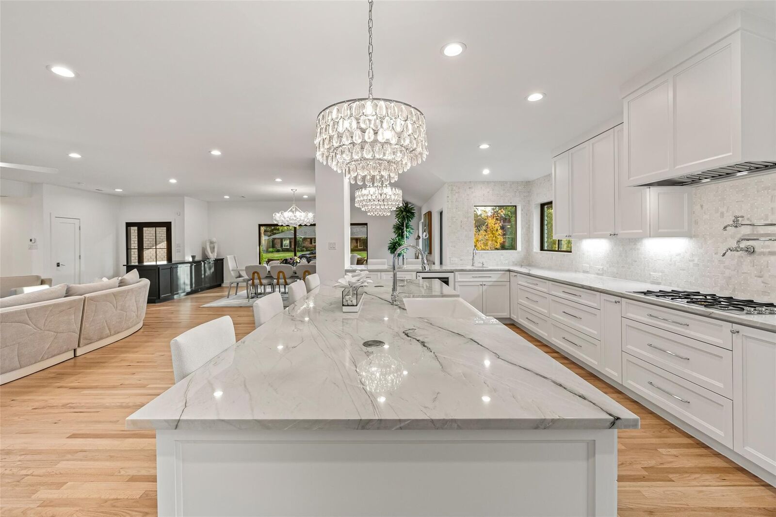 Property Photo:  5658 Del Monte Drive  TX 77056 