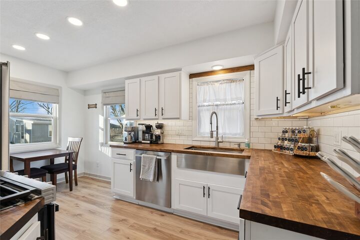 Property Photo:  118 SW Arlan Drive  IA 50023 