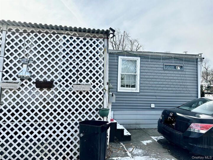 Property Photo:  10 Fern Avenue  NY 11706 