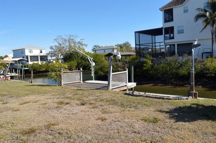 Property Photo:  6525 Manila Palm Way  FL 33572 