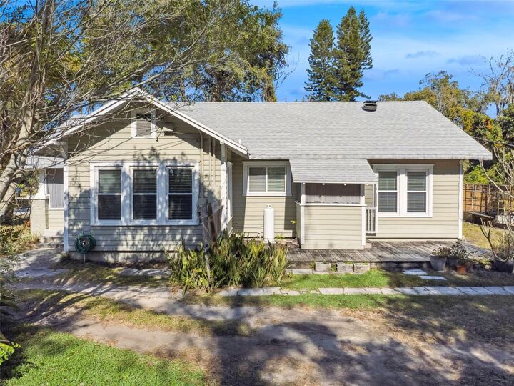 Property Photo: 352 Cambridge Boulevard FL 32789