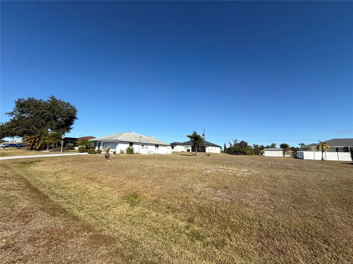 Property Photo:  7218 Peacock Lane  FL 34224 