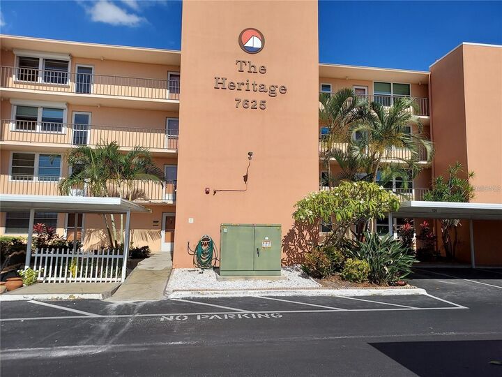 Property Photo:  7625 Sun Island Drive S 101  FL 33707 