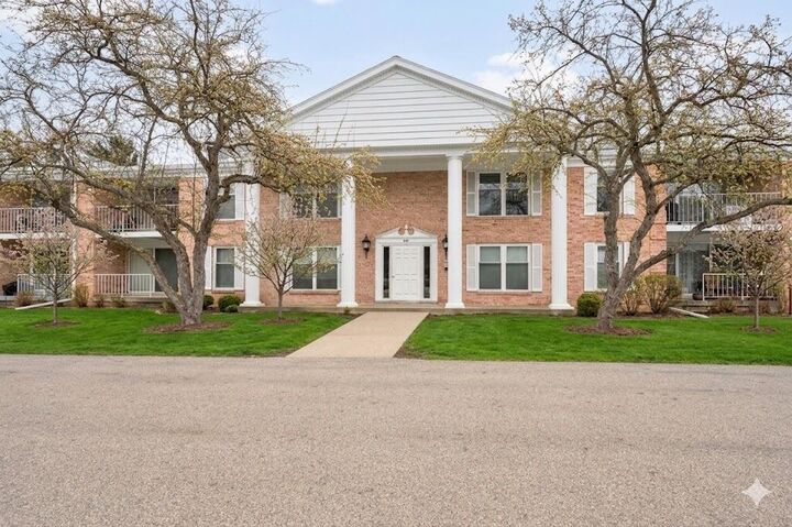 Property Photo:  937 W Heritage Ct 201  WI 53092 