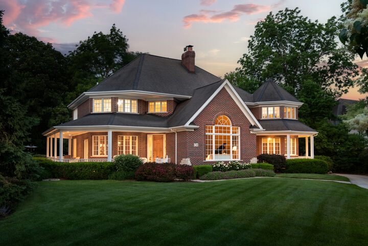 Property Photo:  70 Forest Avenue  IL 60540 