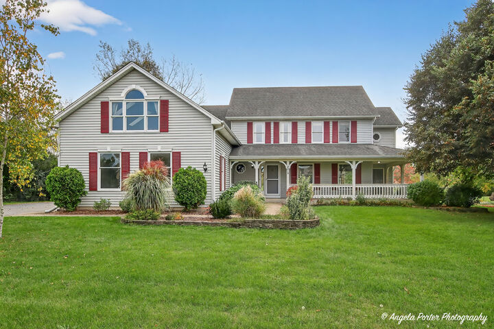 Property Photo: 2215 Crystal Circle IL 60012