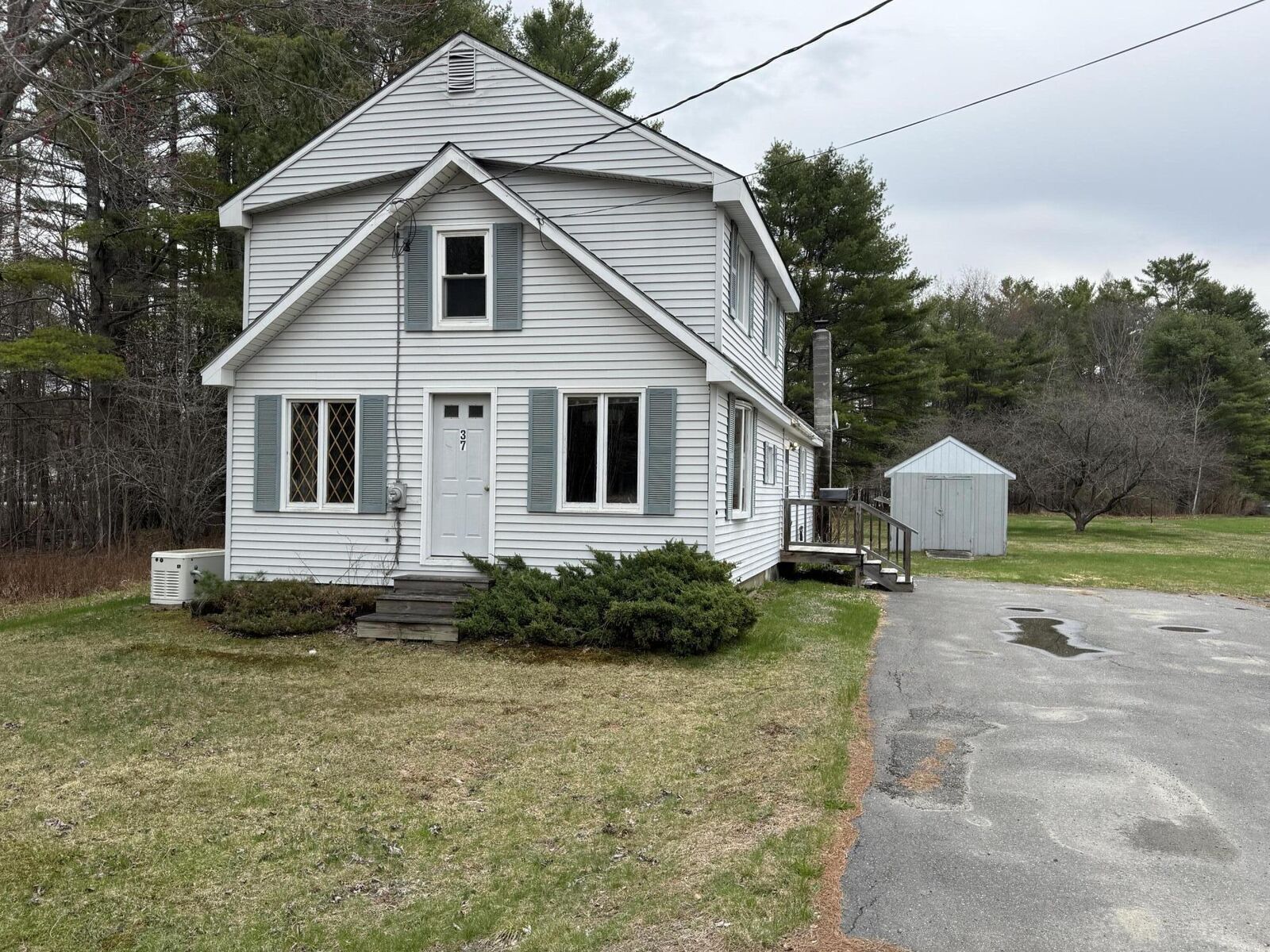 Property Photo:  37 Pleasant Street  ME 04463 