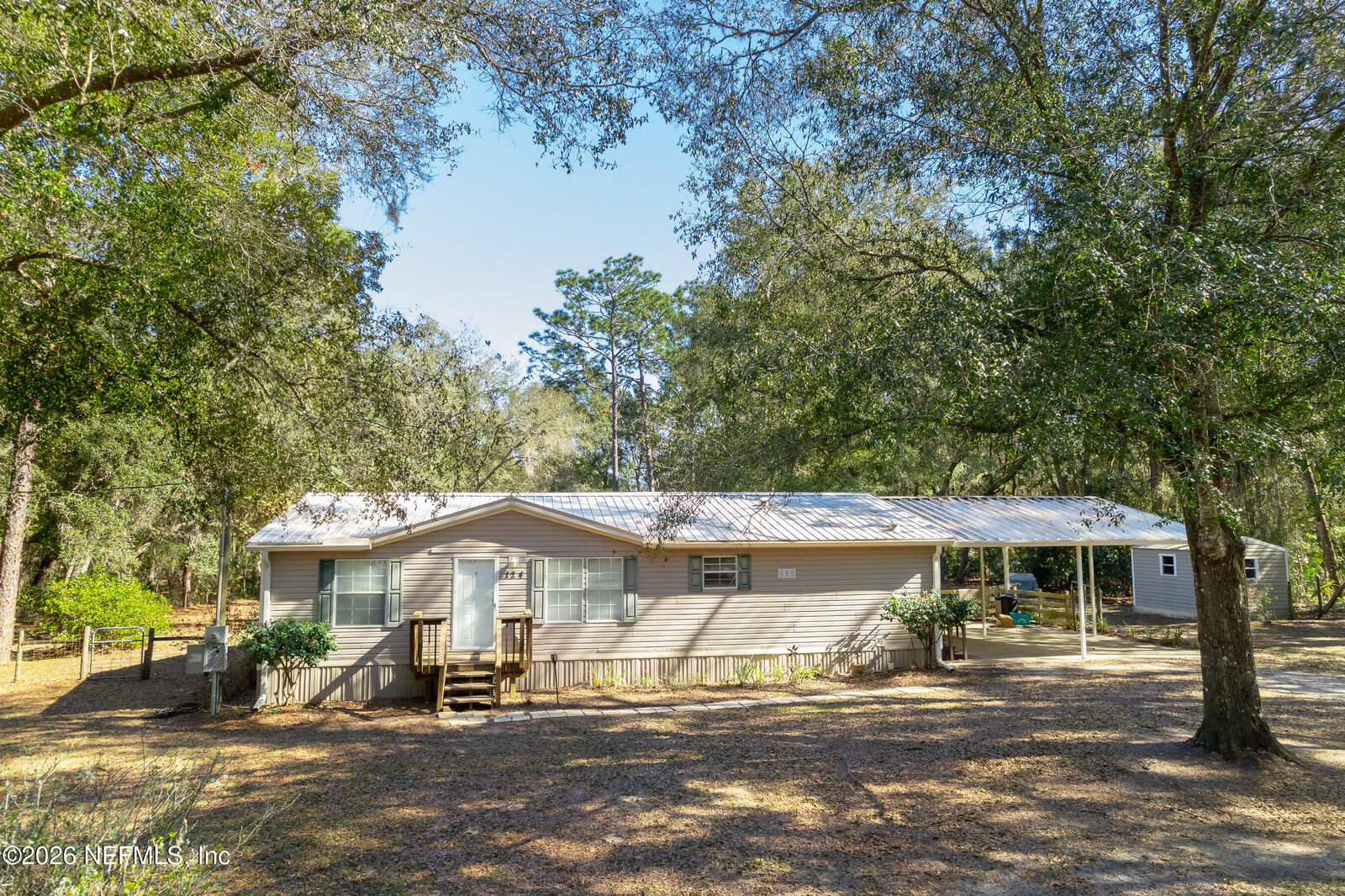 Property Photo: 124 Idlewood Acres Road FL 32181