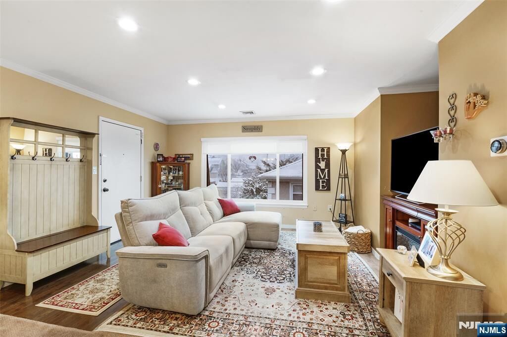 Property Photo:  623 Schuyler 302  NJ 07071 