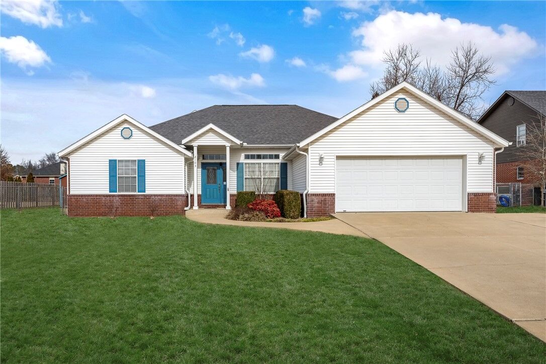 Property Photo:  2103 Green Acres Drive  AR 72758 