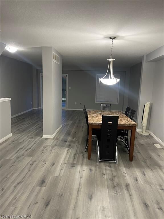 Photo de la propriété: 198 Maitland Street ON N2R 0C3