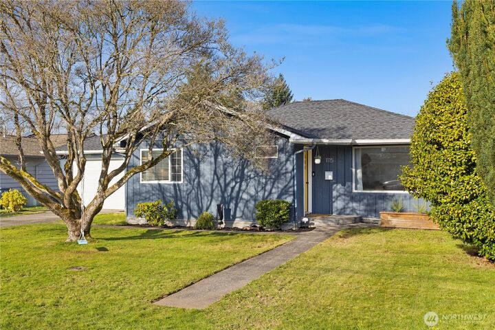 Property Photo: 1115 9th Avenue NW WA 98371