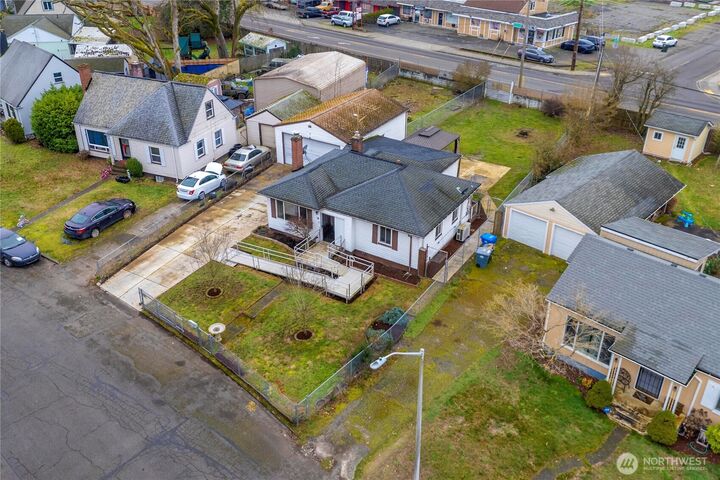 Property Photo:  18  Oak Park Drive SW  WA 98499 