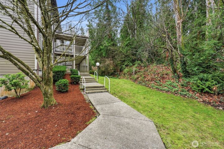 Property Photo:  206  Mountain Park Boulevard SW D204  WA 98027 