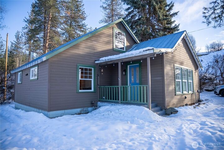 Property Photo:  146 E Chewuch Road  WA 98862 