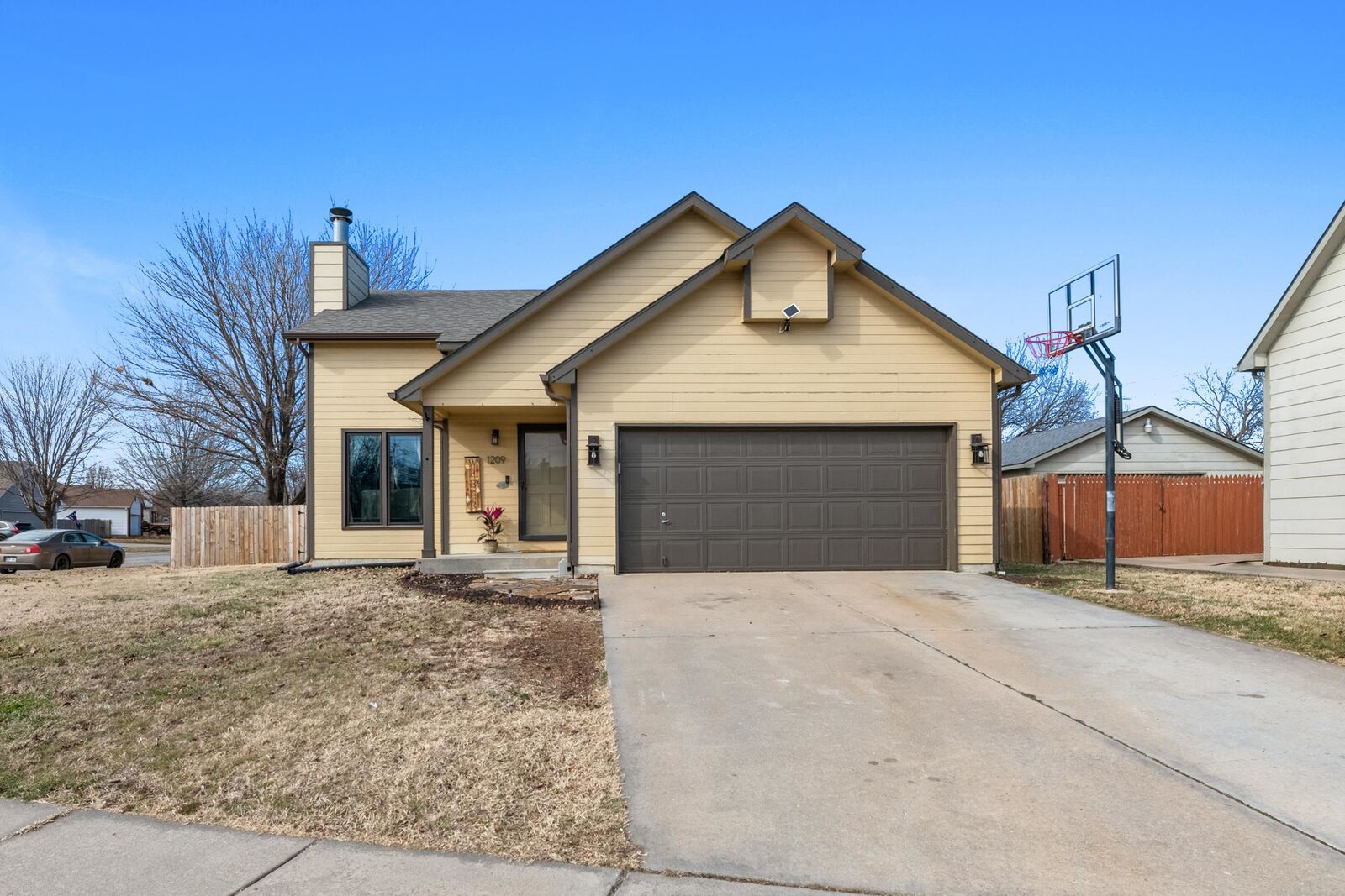 Property Photo:  1209 S Todd St  KS 67207 