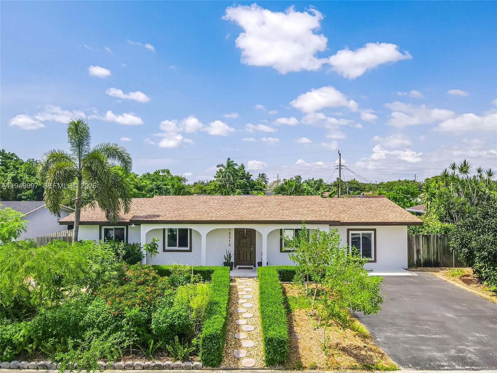 Property Photo: 10510 SW 160th St FL 33157