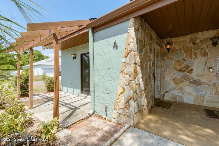 Property Photo: 1120 Gary Hunt Road FL 32926