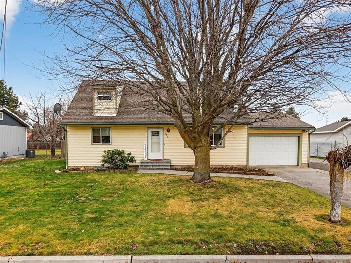 Property Photo: 306 S Flora Rd WA 99016