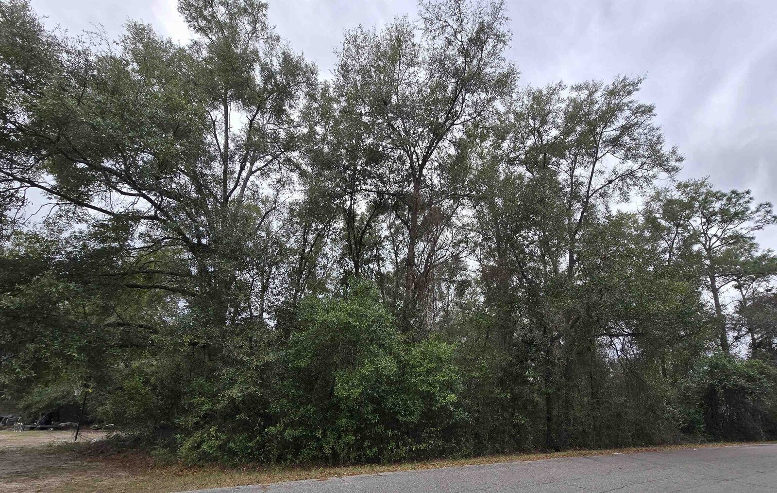 Property Photo:  
