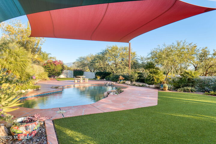 Property Photo:  5300 N Avenida De La Colina  AZ 85749 