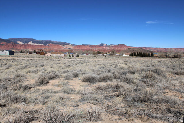 Property Photo: 140 E Teasdale 5B UT 84773