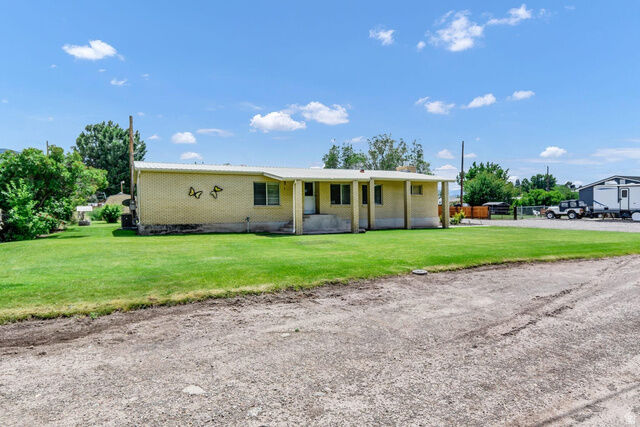 Property Photo:  162 E 200 N  UT 84754 