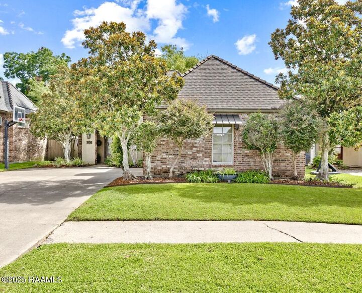 Property Photo: 200 Croft Row LA 70503