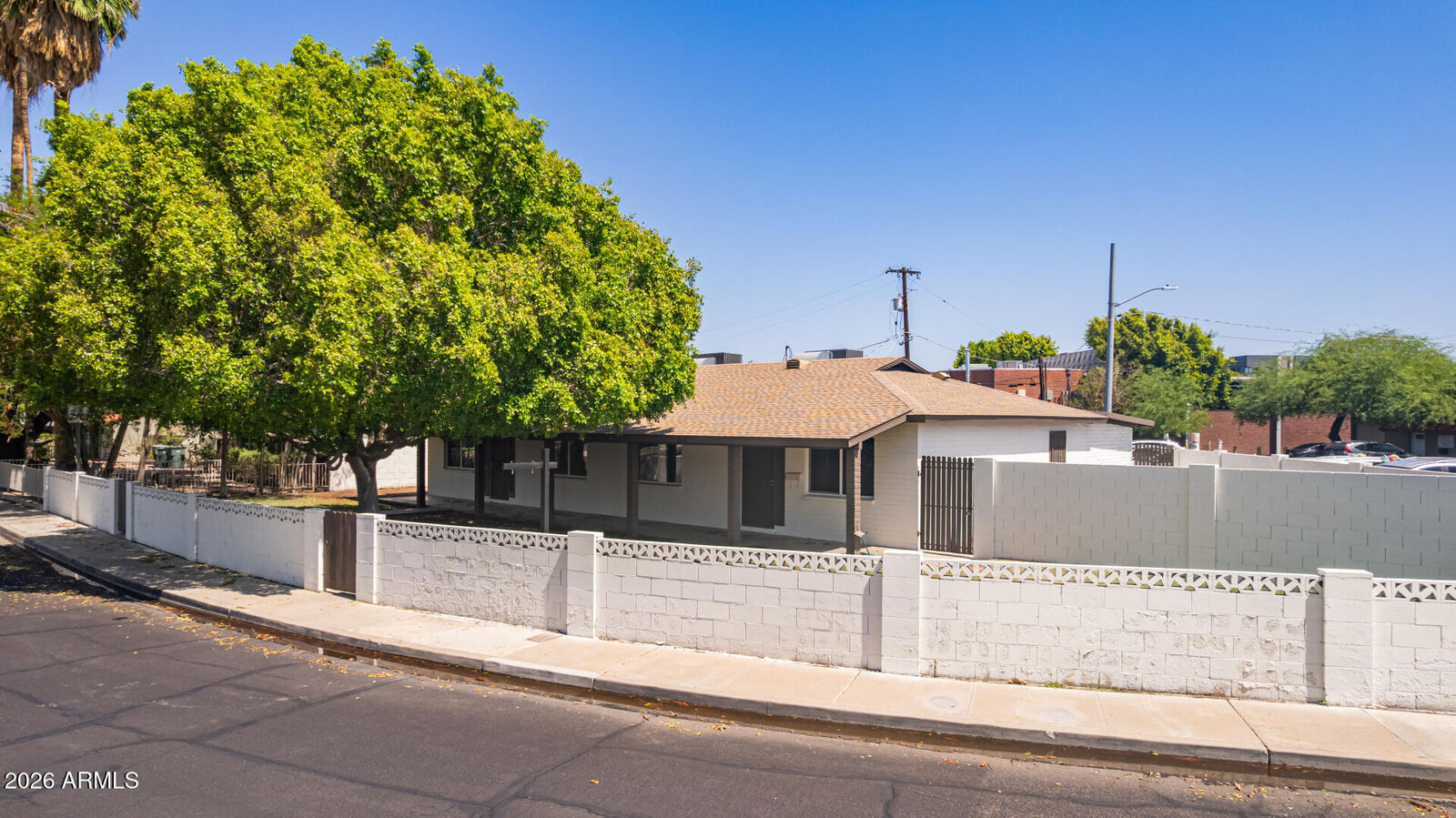 Property Photo:  610 E San Juan Avenue  AZ 85012 