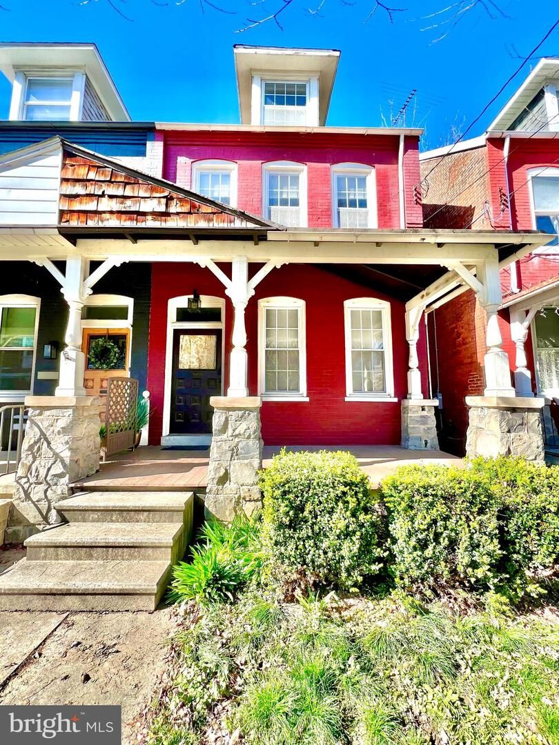 Property Photo:  213 E Ross Street  PA 17602 