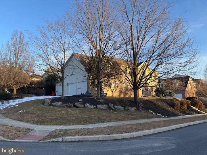 Property Photo:  1014 S Waterford Way  PA 17050 