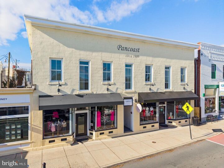 Property Photo: 117 21st Street N 204 VA 20132