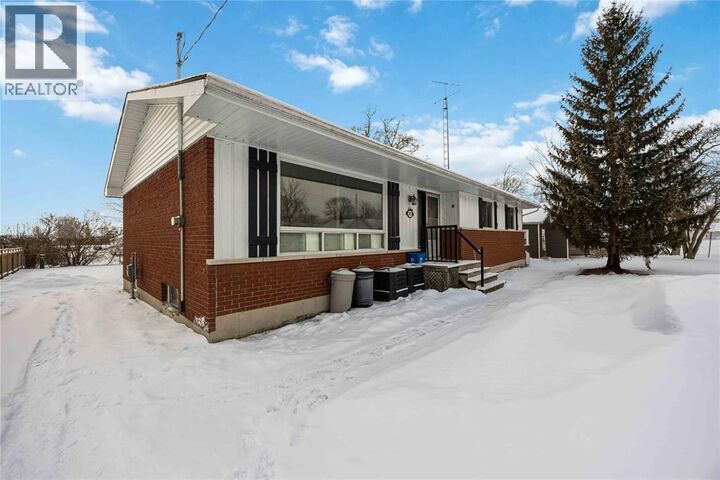 Photo de la propriété:  2433 Boswell Street  ON N0N 1B0 