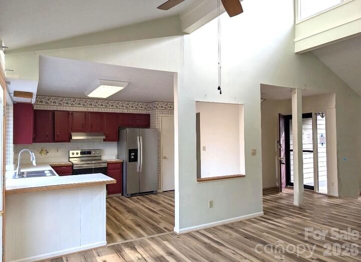 Property Photo: 15 Golden Oaks Lane NC 28732