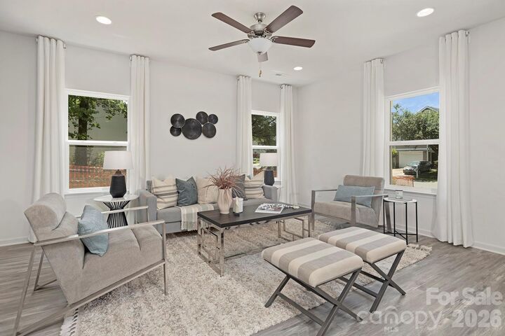 Property Photo:  220 Rhyne Station Road  NC 28214 