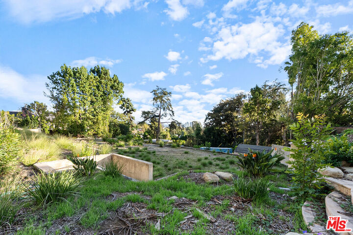 Property Photo:  1185 Angelo Dr  CA 90210 