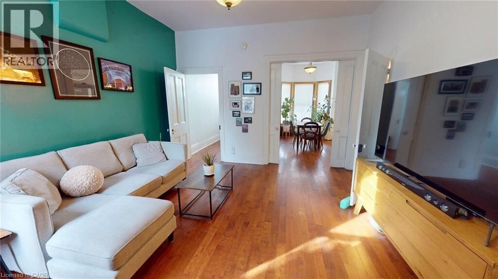 Property Photo:  132 Ferguson Avenue North  ON L8R 1L7 