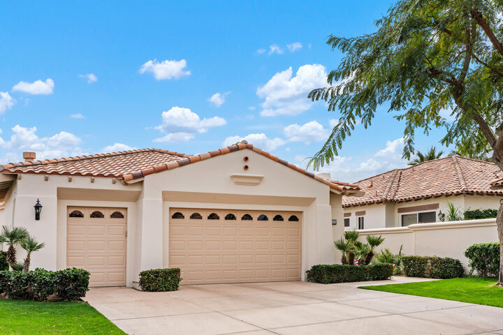 Property Photo:  79005 Calle Brisa  CA 92253 