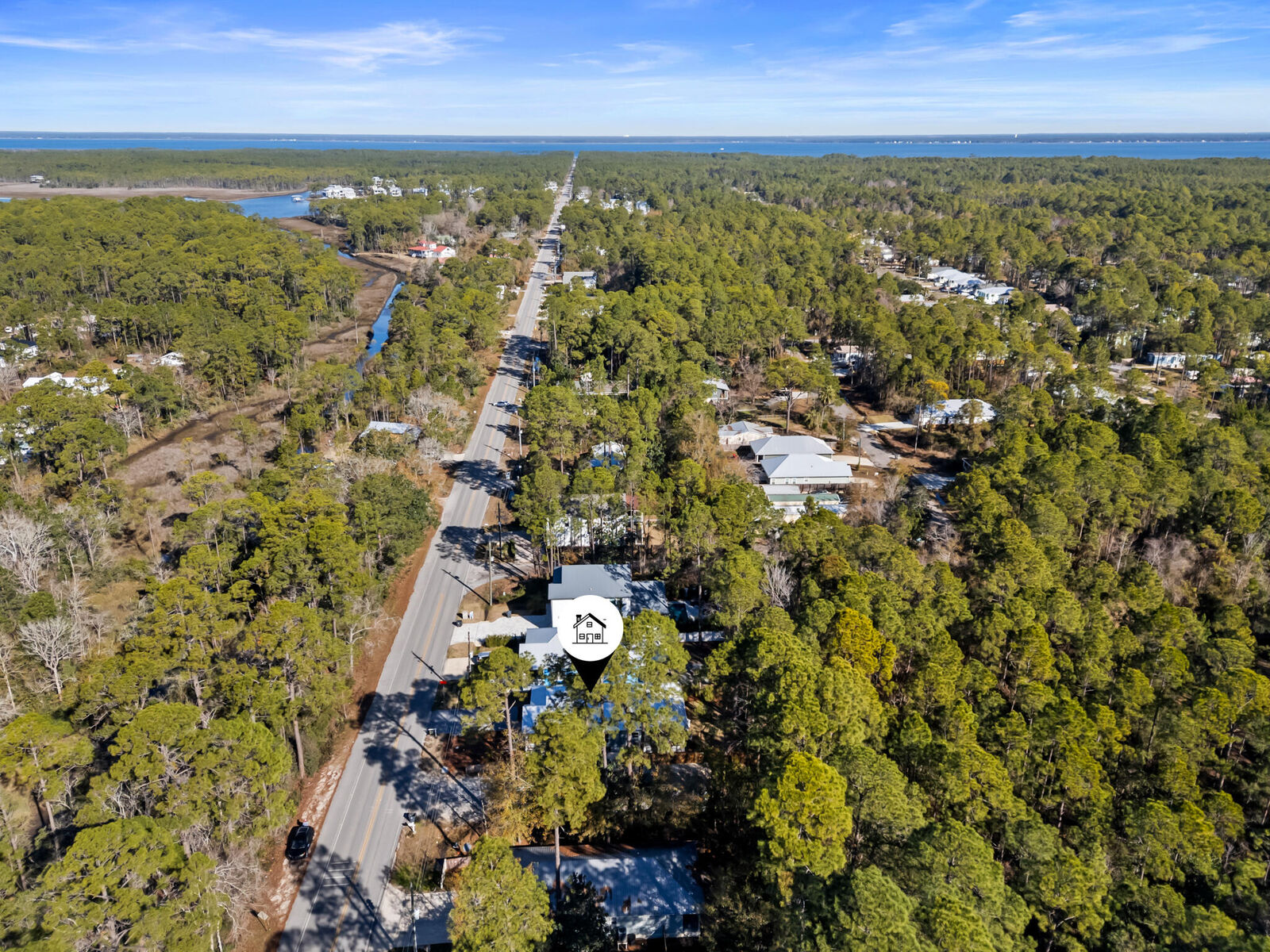 Property Photo: 1110 N County Highway 393 FL 32459