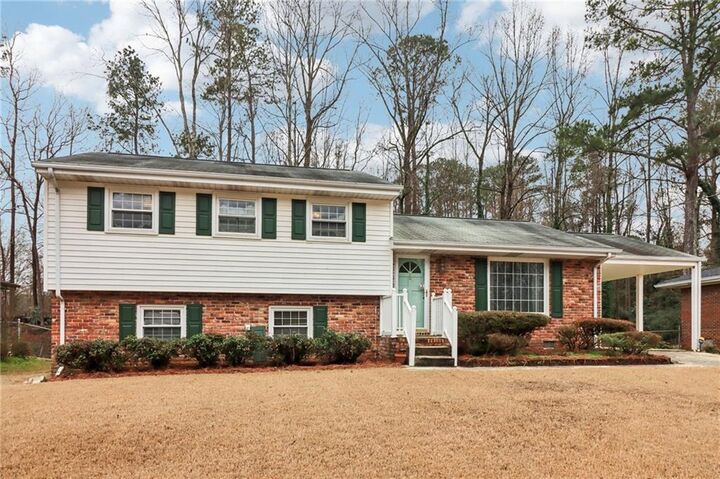 Property Photo: 755 S Nottingham Road GA 30236