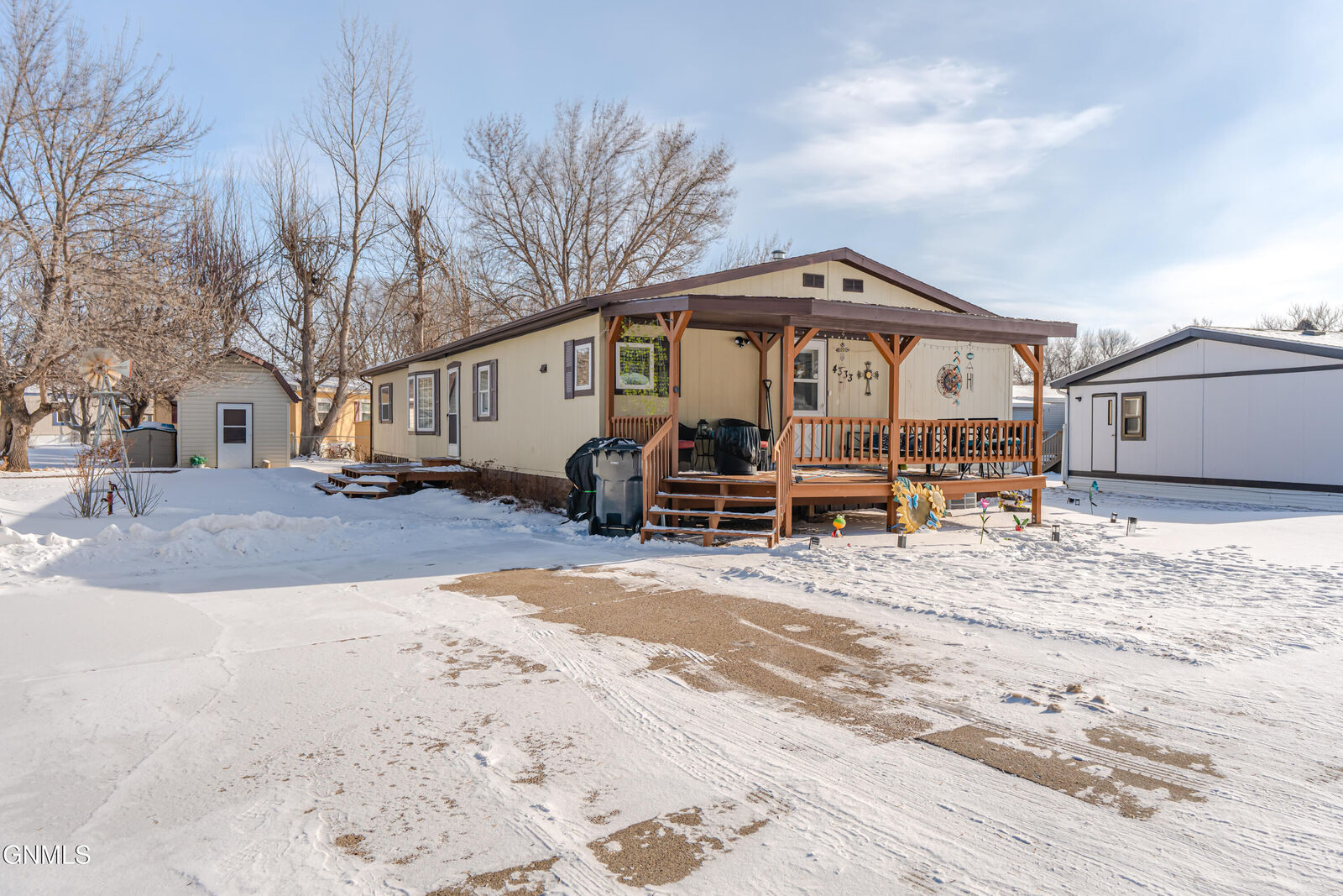 Property Photo:  4333 Hale Lane  ND 58503 