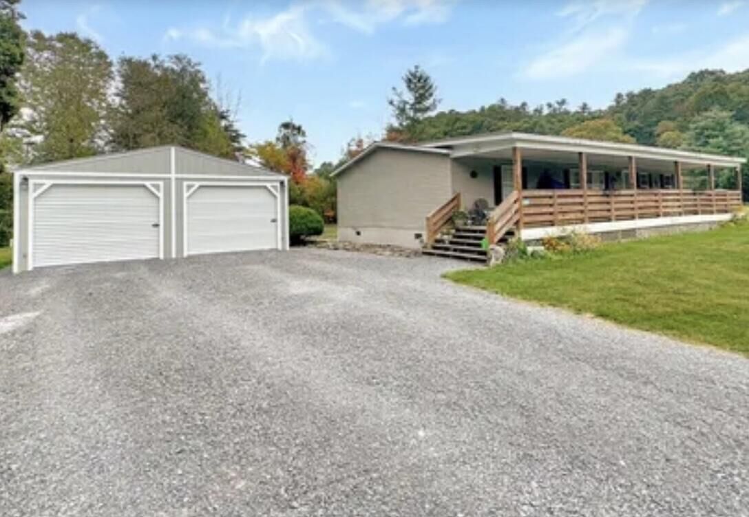 Property Photo:  362 Georgeanna Dr  WV 24986 