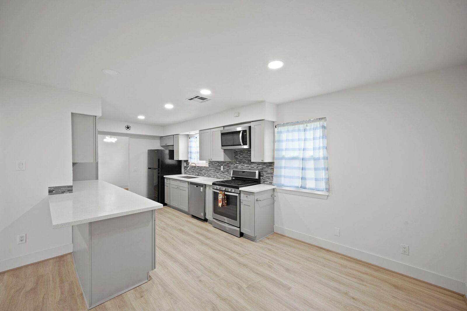 Property Photo:  1219 Wisterwood Drive  TX 77043 