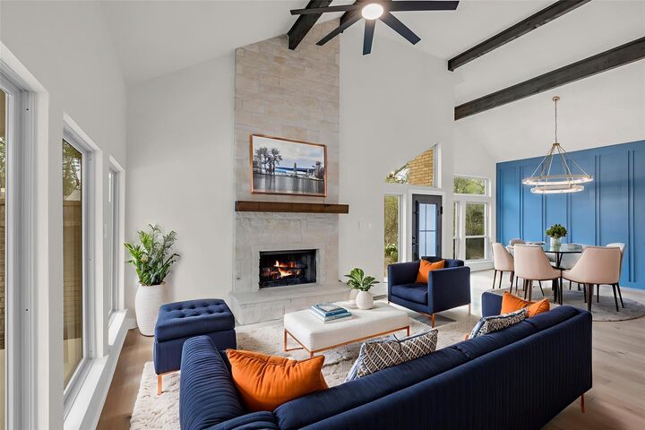 Property Photo: 4 N Autumnwood Way TX 77380