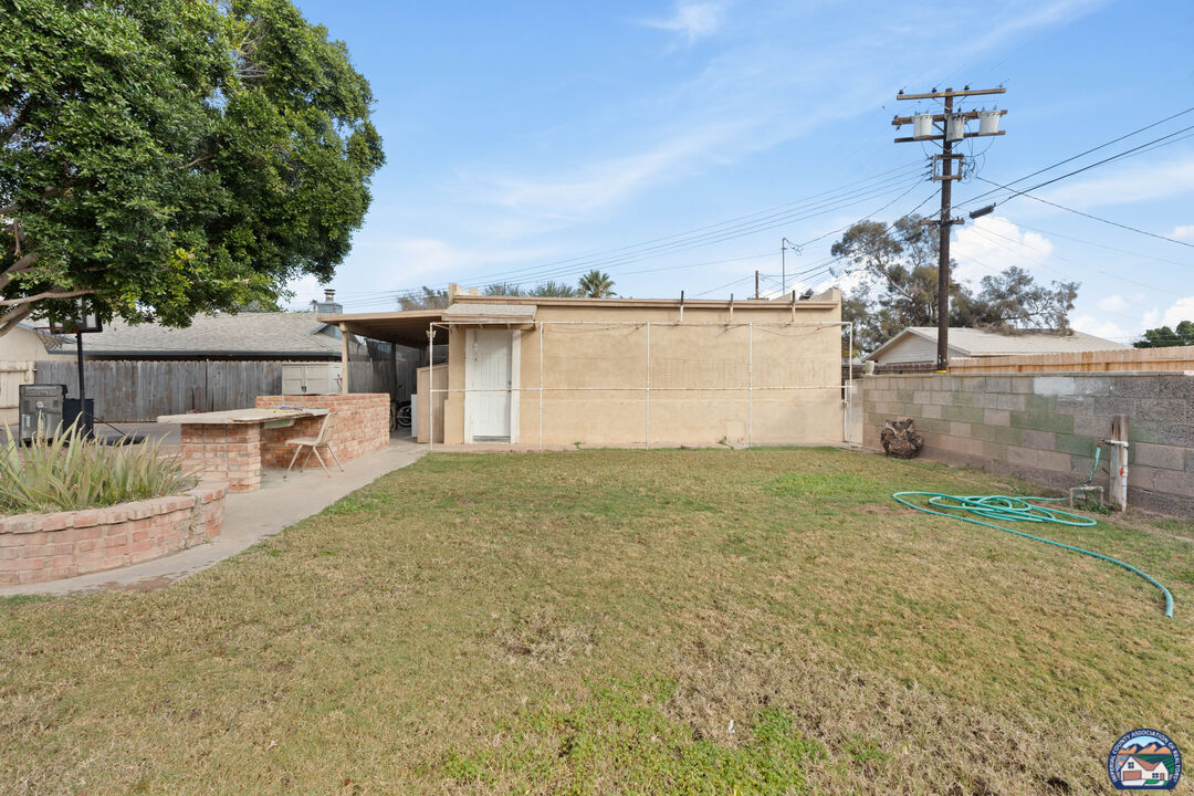 Property Photo:  736   Maple Ave  CA 92250 