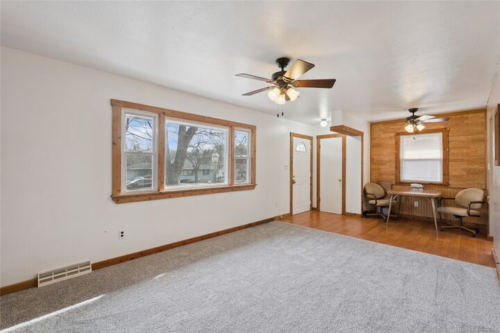 Property Photo:  7460 Southview Drive  IA 50315 