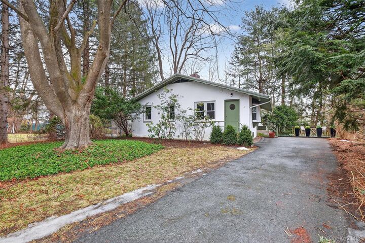 Property Photo:  17 Townsend Boulevard  NY 12564 